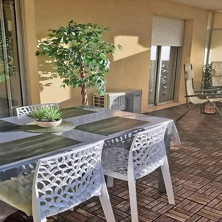 Apartment Patio Fleuri *